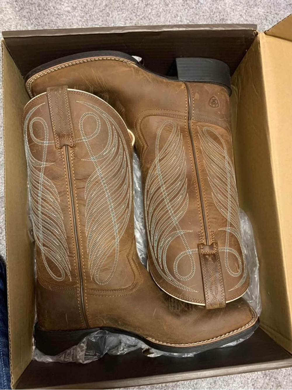 Ariat Brown Leather Western Cowboy Boots with White Stitching - Picture 2 of 5